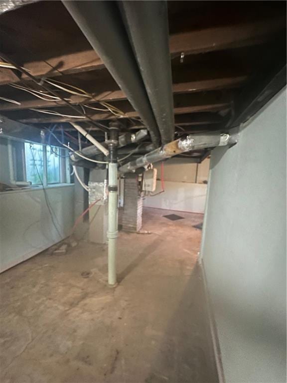 2209 E 72nd St, Kansas City, MO 64132 - view of unfinished below grade area