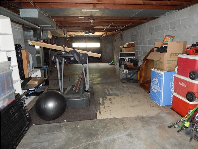 2031 Spruce St, Leavenworth, KS 66048 - unfinished below grade area with concrete block wall