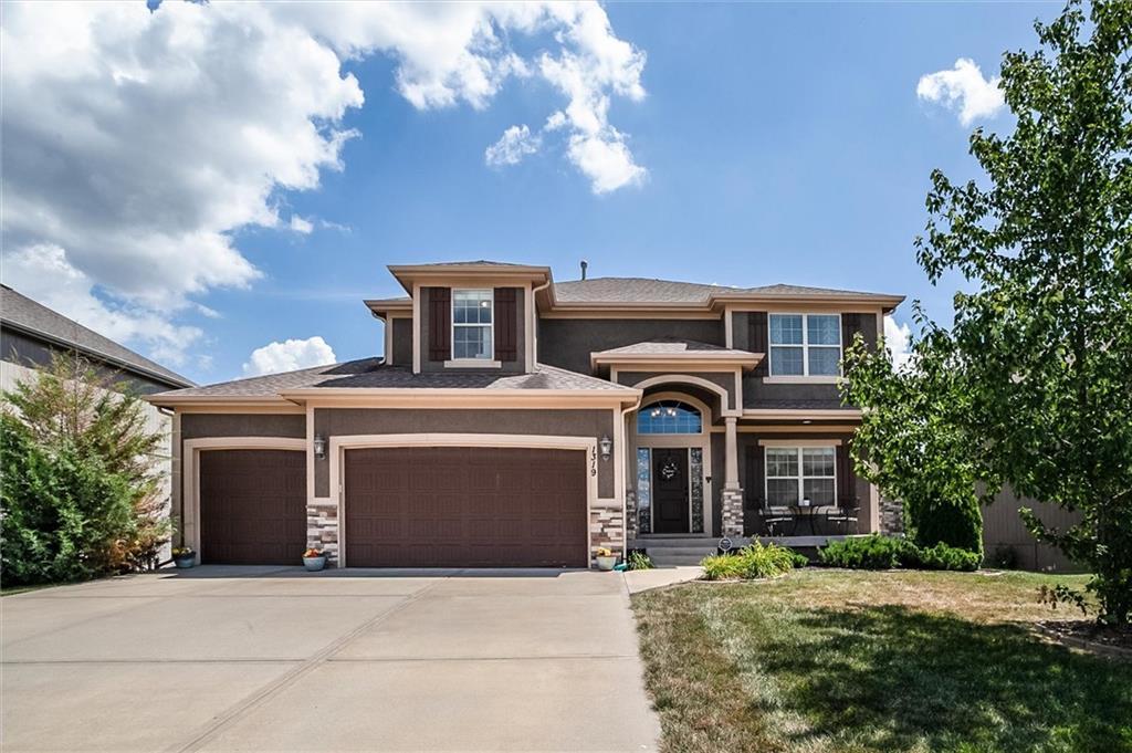 1319 NE 107th Ter, Kansas City, MO 64155 - photo 1