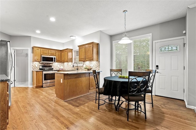 6333 Lakecrest Dr, Shawnee, KS 66218 - photo 12