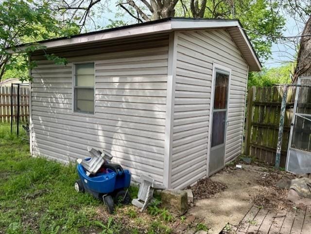 2302 Crawford Ave, Parsons, KS 67357 - view of outdoor structure
