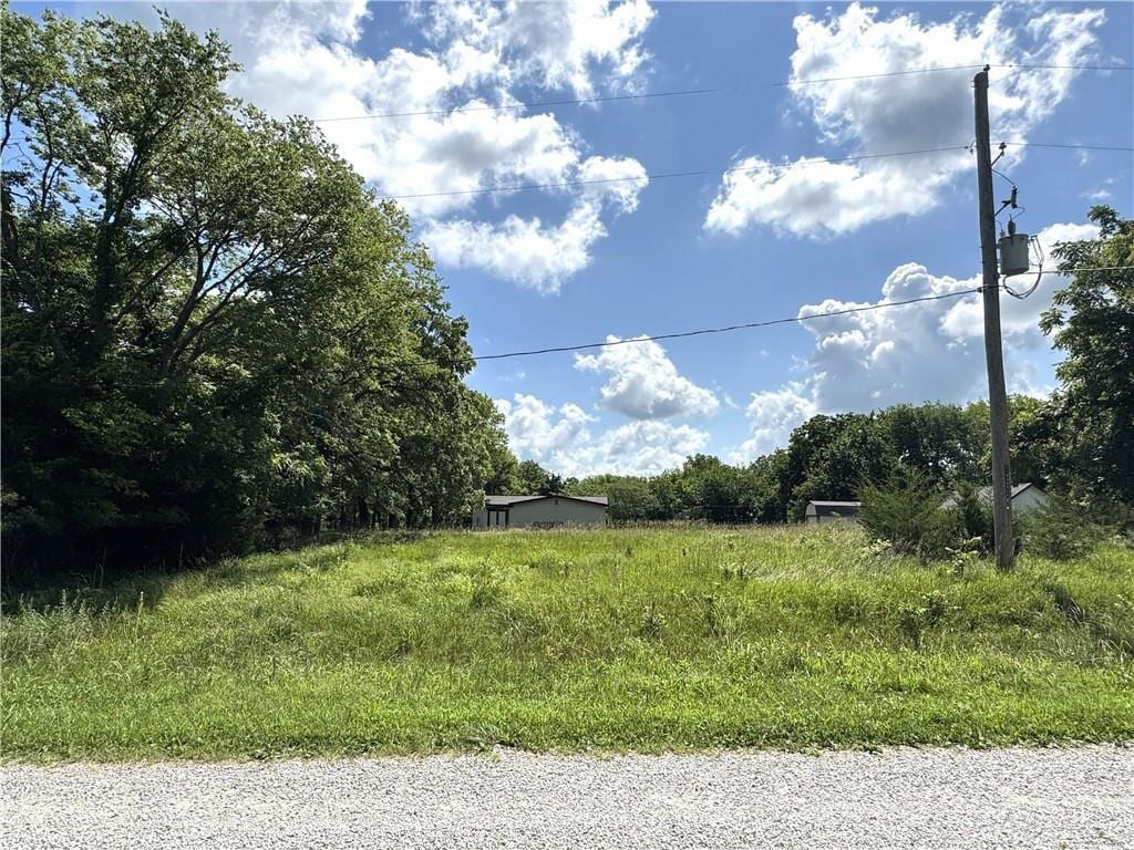 289 Sycamore Dr, Linn Valley, KS 66040