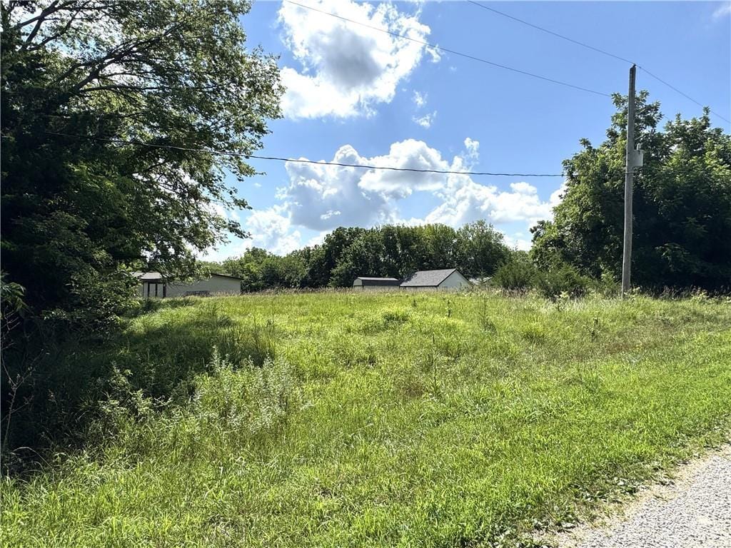 289 Sycamore Dr, Linn Valley, KS 66040