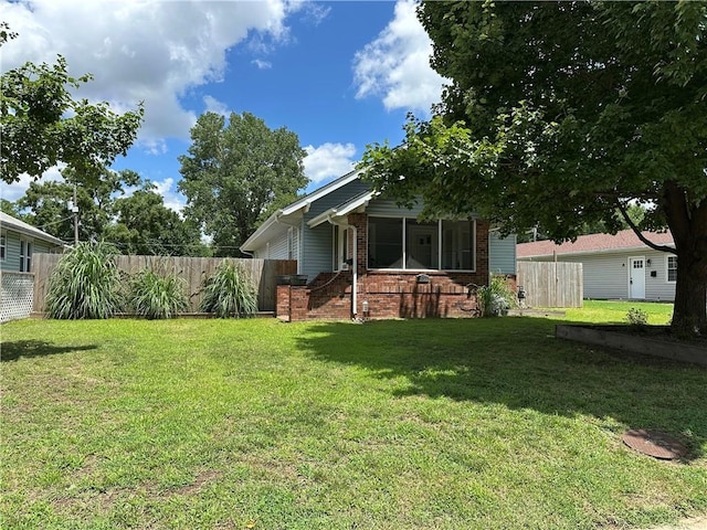 507 E Jefferson St, Pittsburg, KS 66762 - view of front facade featuring brick siding