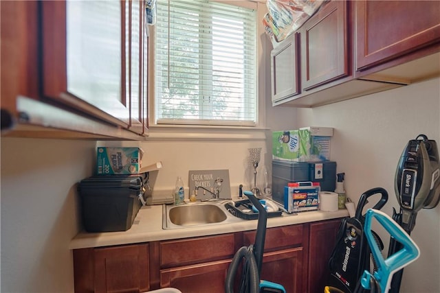 1702 Cedar Ridge Rd, Parsons, KS 67357 - bar area with a sink