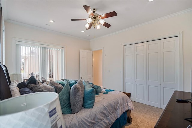 1702 Cedar Ridge Rd, Parsons, KS 67357 - carpeted bedroom featuring recessed lighting, a closet, ornamental molding, and a ceiling fan