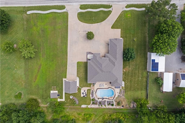 1702 Cedar Ridge Rd, Parsons, KS 67357 - aerial view of a pool area