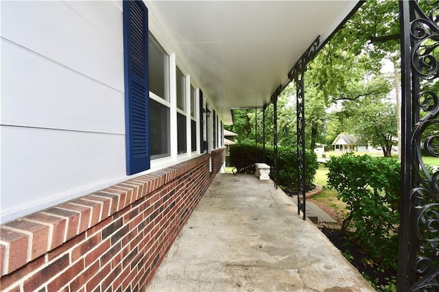 8101 Wayne Ave, Kansas City, MO 64131 - photo 2