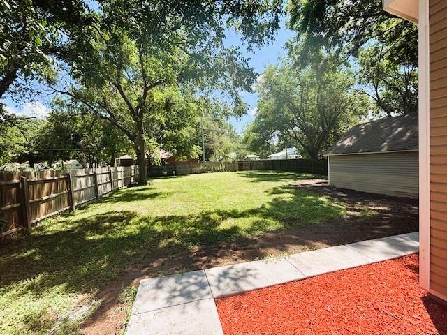 621 N 3rd St, Burlington, KS 66839 - view of fenced backyard