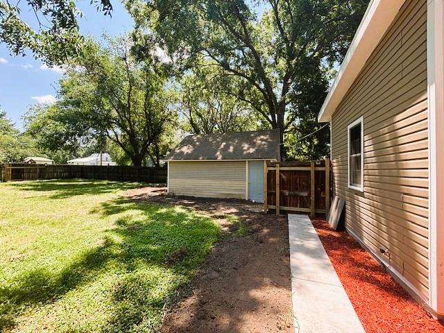 621 N 3rd St, Burlington, KS 66839 - view of fenced backyard