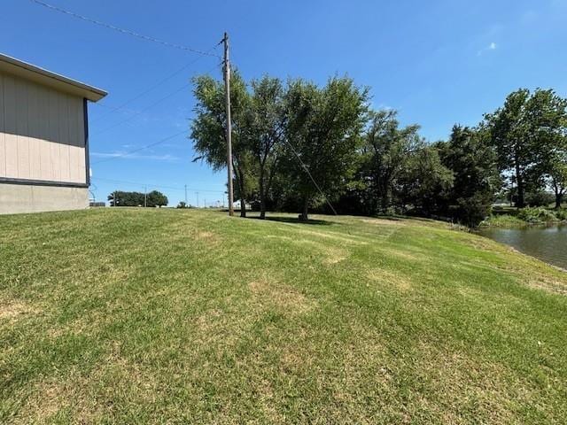 143 N 3rd St, New Strawn, KS 66839 - view of green lawn