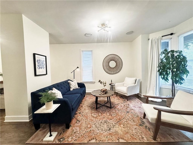 1643 Jefferson St, Kansas City, MO 64108 - living room featuring baseboards