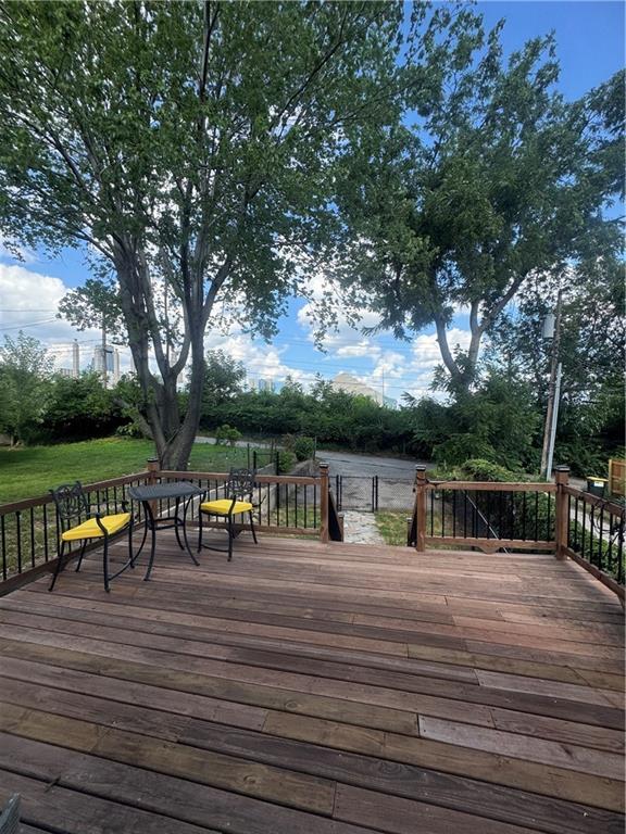 1643 Jefferson St, Kansas City, MO 64108 - view of wooden terrace