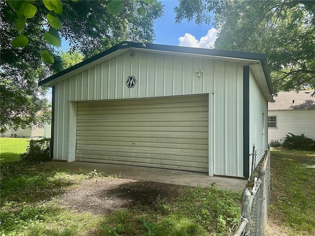 3107 Wood Ave, Parsons, KS 67357 - view of detached garage