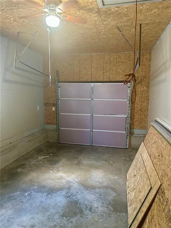 3107 Wood Ave, Parsons, KS 67357 - garage with ceiling fan