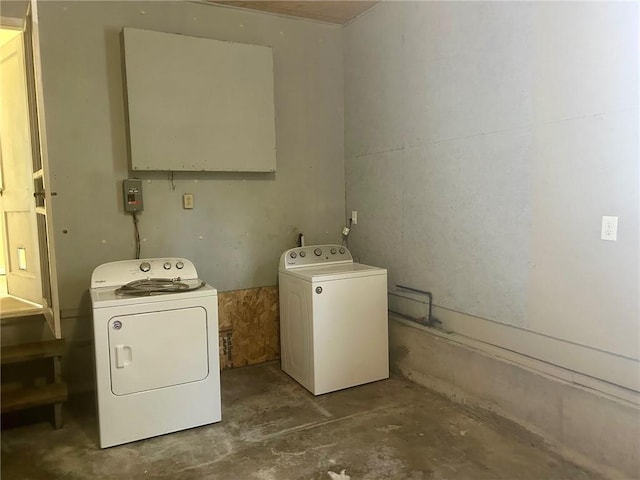 3107 Wood Ave, Parsons, KS 67357 - washroom featuring separate washer and dryer