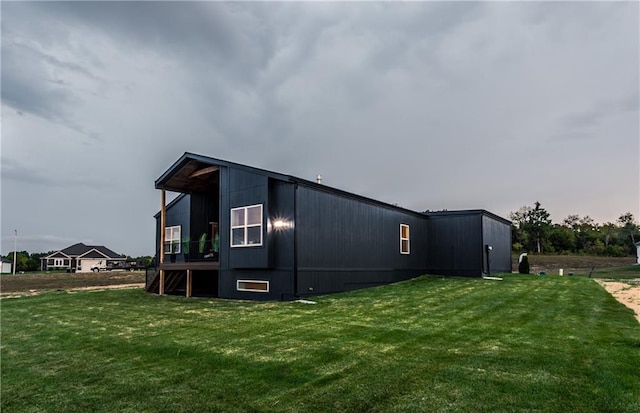 18221 W 168th Ter, Olathe, KS 66062 - view of side of home featuring a yard