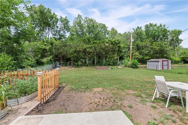 1520 E 18th St, Lawrence, KS 66044 - view of yard featuring a shed
