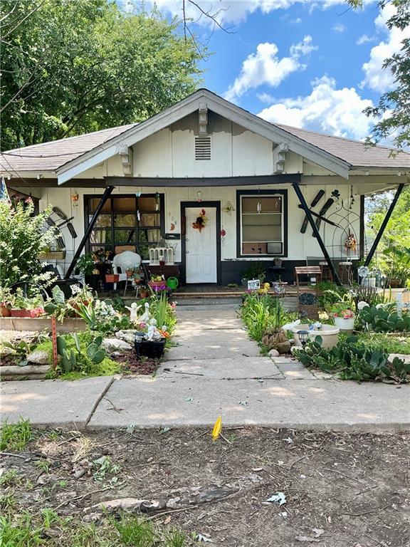 308 S 16th St, Independence, KS 67301 - view of front of property with a porch