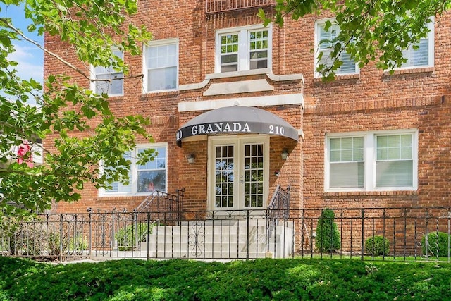 210 E Emanuel Cleaver E Blvd, Kansas City, MO 64112 - photo 1
