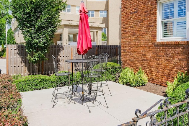 210 E Emanuel Cleaver E Blvd, Kansas City, MO 64112 - photo 2