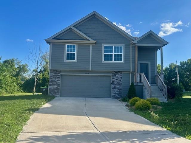 21810 Southcreek Rd, Peculiar, MO 64078 - photo 1
