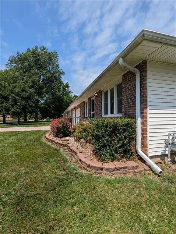 108 Cherokee Ave, Hiawatha, KS 66434 - photo 19