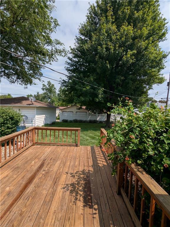 108 Cherokee Ave, Hiawatha, KS 66434 - photo 23