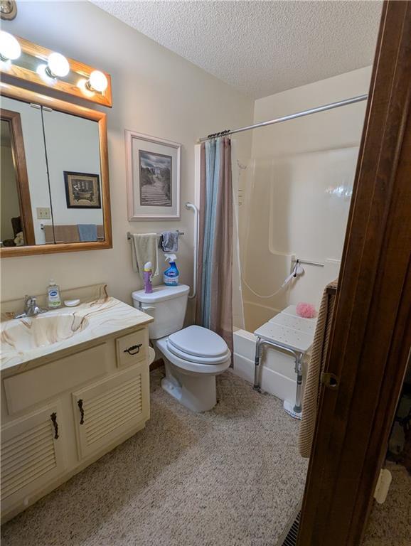 108 Cherokee Ave, Hiawatha, KS 66434 - photo 73