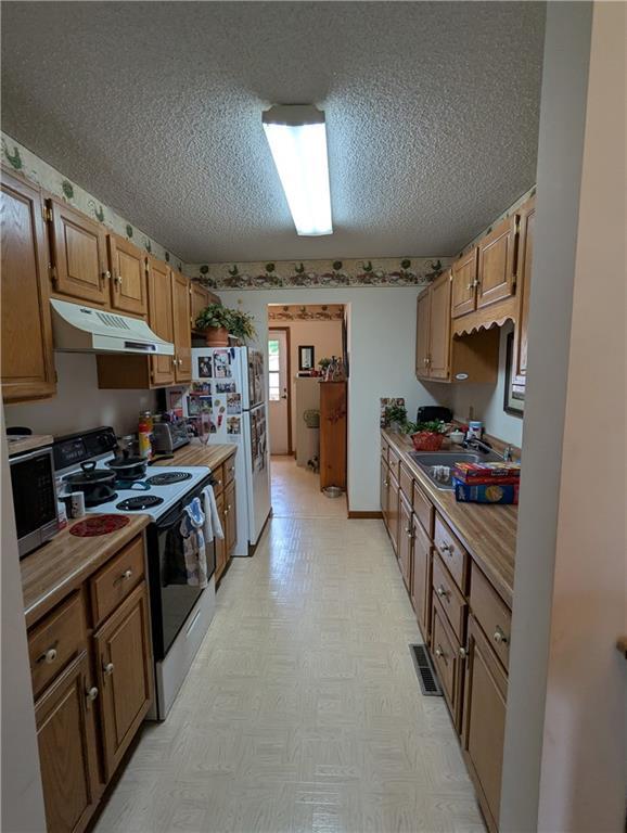 108 Cherokee Ave, Hiawatha, KS 66434 - photo 74
