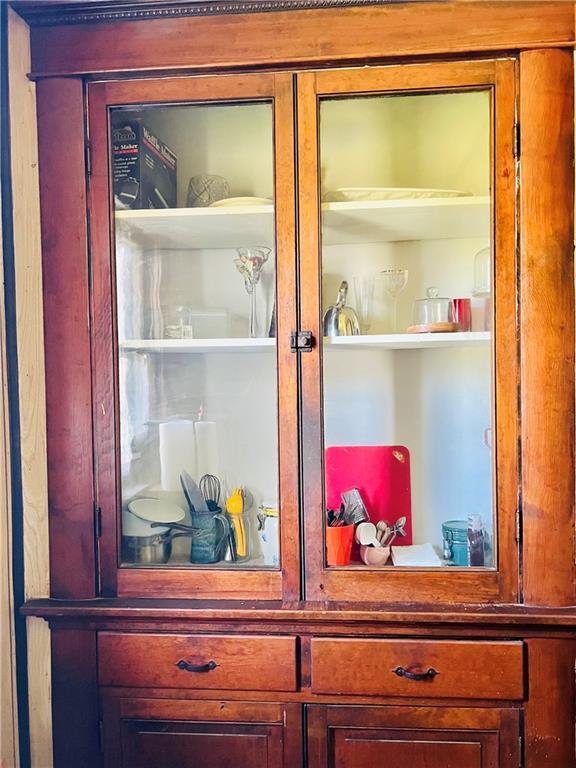 817 S 16th St, Saint Joseph, MO 64501 - detailed view of french doors