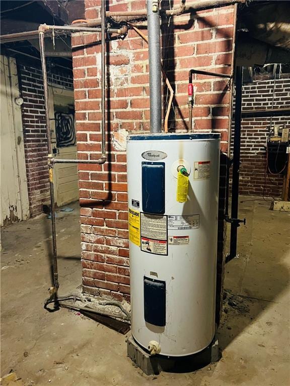 817 S 16th St, Saint Joseph, MO 64501 - utilities with electric water heater
