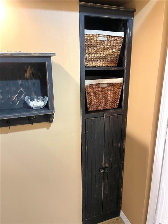 177 1150th St, Humboldt, KS 66748 - detailed view of baseboards