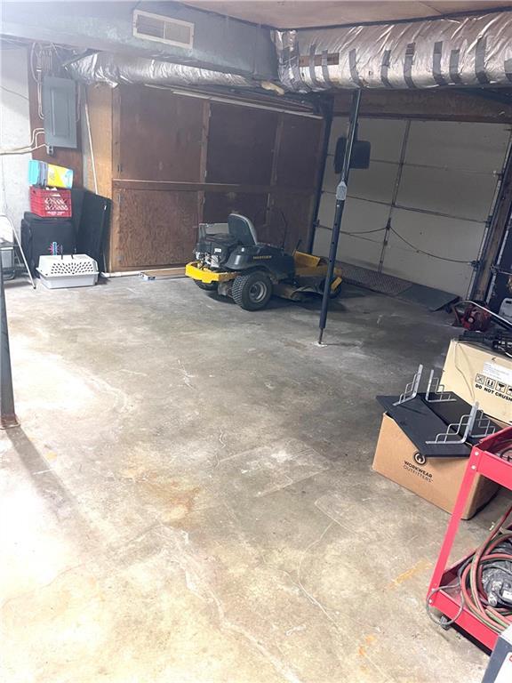 177 1150th St, Humboldt, KS 66748 - garage with electric panel