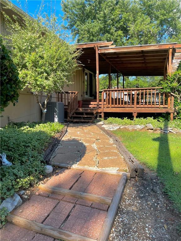 177 1150th St, Humboldt, KS 66748 - view of yard featuring a deck