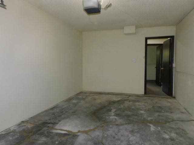5609 Crest Dr, Kansas City, KS 66106 - photo 15