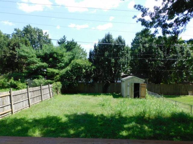 5609 Crest Dr, Kansas City, KS 66106 - photo 17