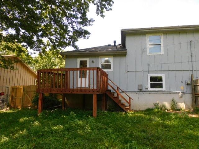 5609 Crest Dr, Kansas City, KS 66106 - photo 18
