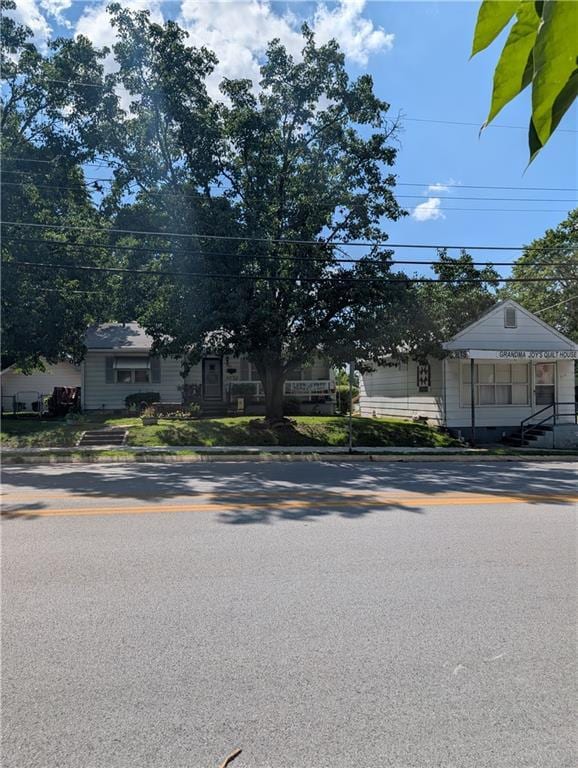 511 N Ash St, Nevada, MO 64772 - photo 3