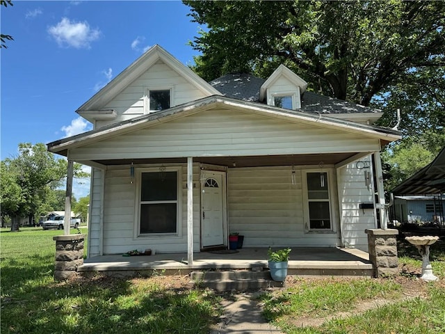 710 E Lincoln St, Iola, KS 66749 - photo 1