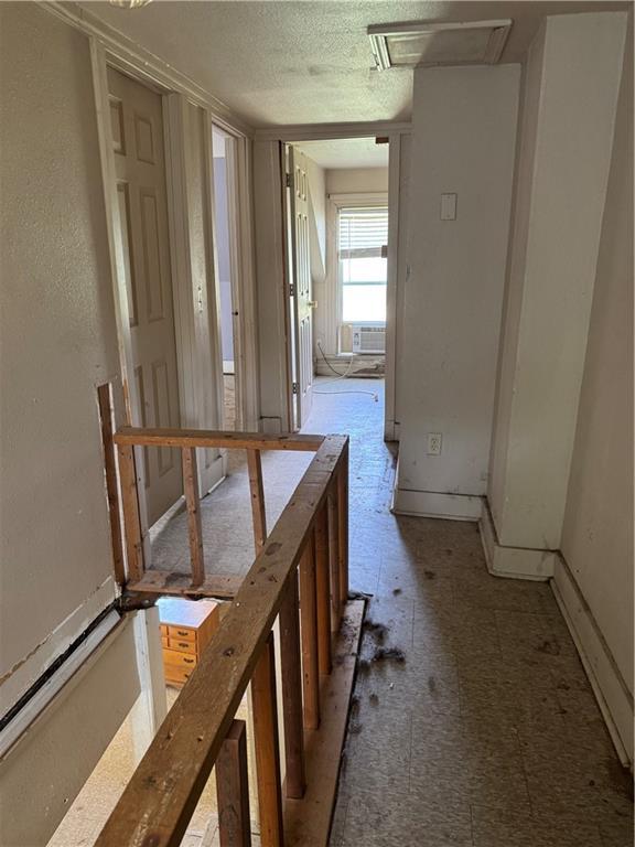 710 E Lincoln St, Iola, KS 66749 - photo 9
