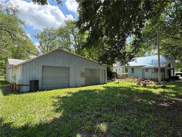 716 E Lincoln St, Iola, KS 66749 - photo 3