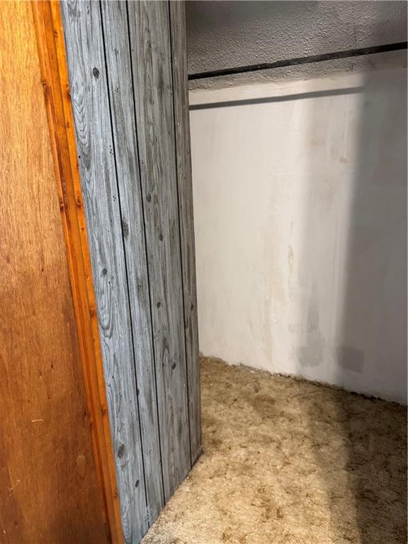 716 E Lincoln St, Iola, KS 66749 - photo 20
