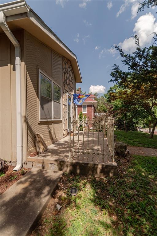 307 Riley St, Atchison, KS 66002 - photo 67