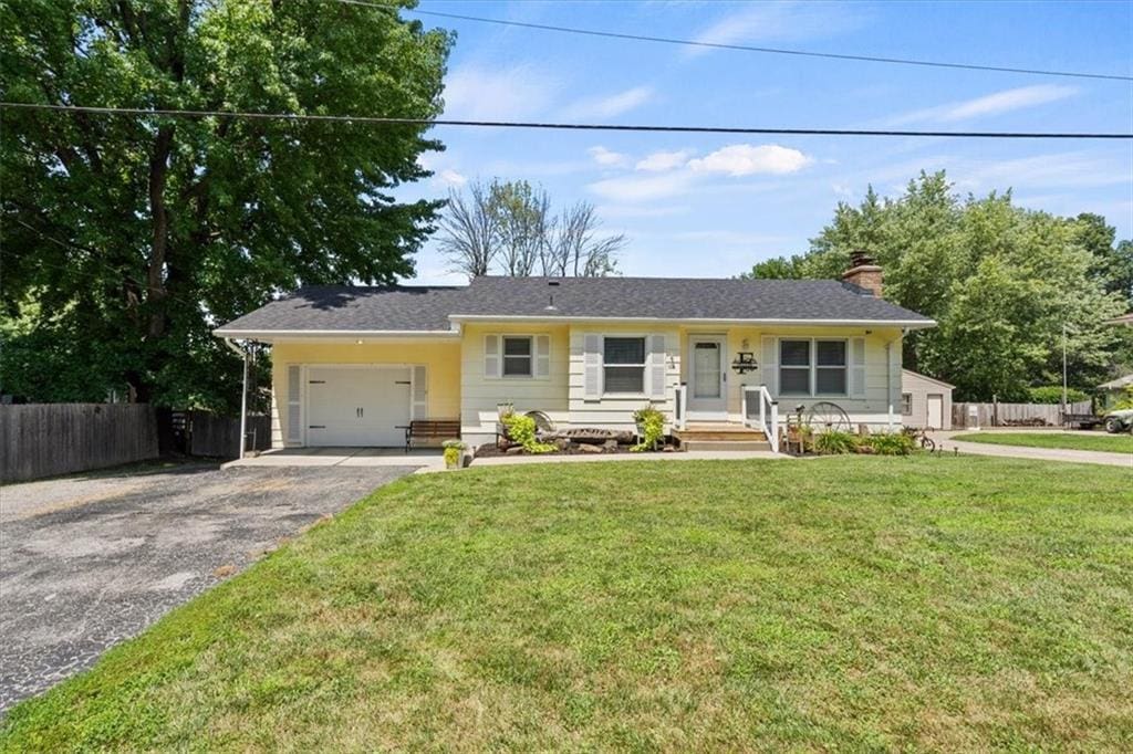 104 Elm St, Buckner, MO 64016 - photo 1