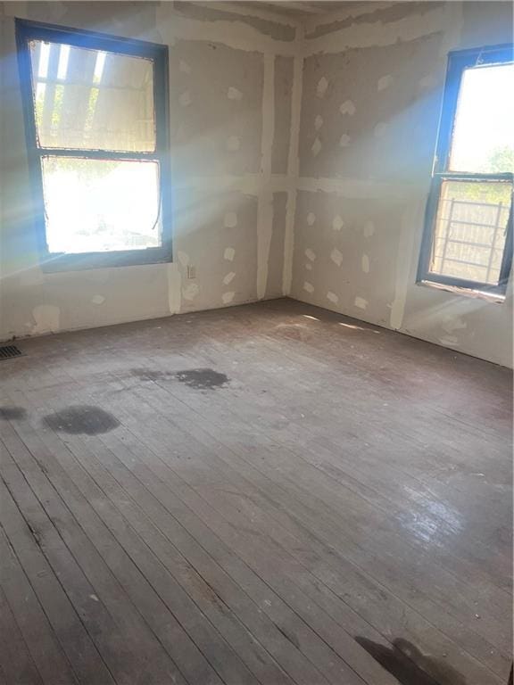 1214 N 2nd St, Saint Joseph, MO 64501 - photo 5
