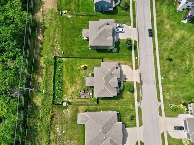 839 Creekmoor Pond Ln, Raymore, MO 64083 - photo 40