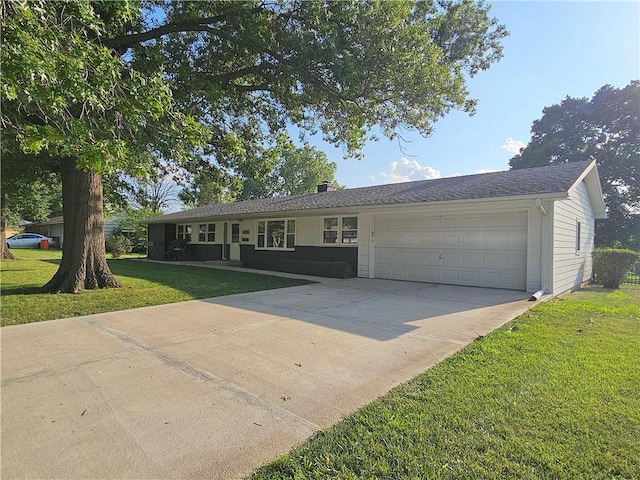 505 N Pine St, Garnett, KS 66032 - photo 1