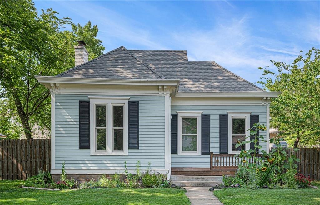 334 W Kansas St, Liberty, MO 64068 - photo 1