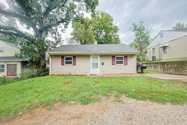 2009 Barkley Ln, Saint Joseph, MO 64501 - photo 1
